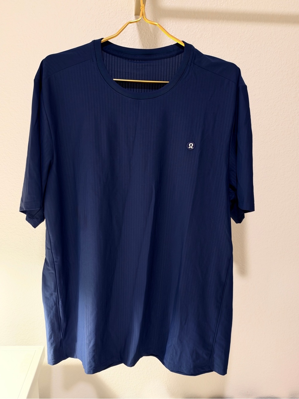 lululemon athletica Men’s Deep Navy Short-Sleeve Tech Tee